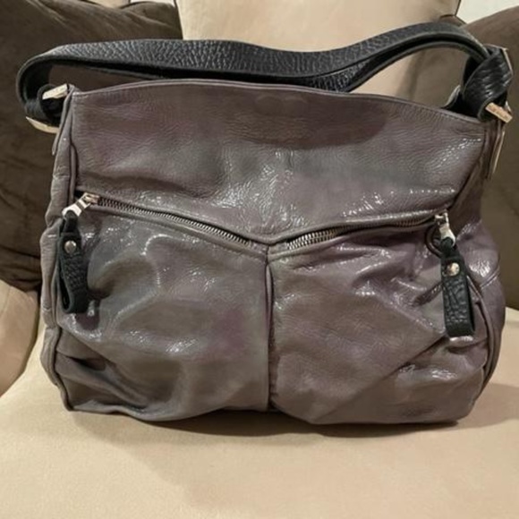 New Tylie Malibu "Exeter" grey patent leather handbag - Picture 1 of 10